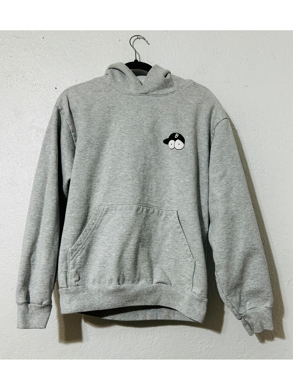 Live Free Cartoon Eyes Globe Graphic Hoodie Heather Gray Streetwear Pullover M